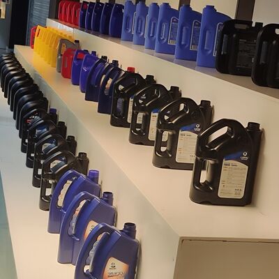 購入 工場製 ホットセール 1-5L 潤滑剤充填ライン 1000-5000BPH 1000ml-5000ml online manufacture